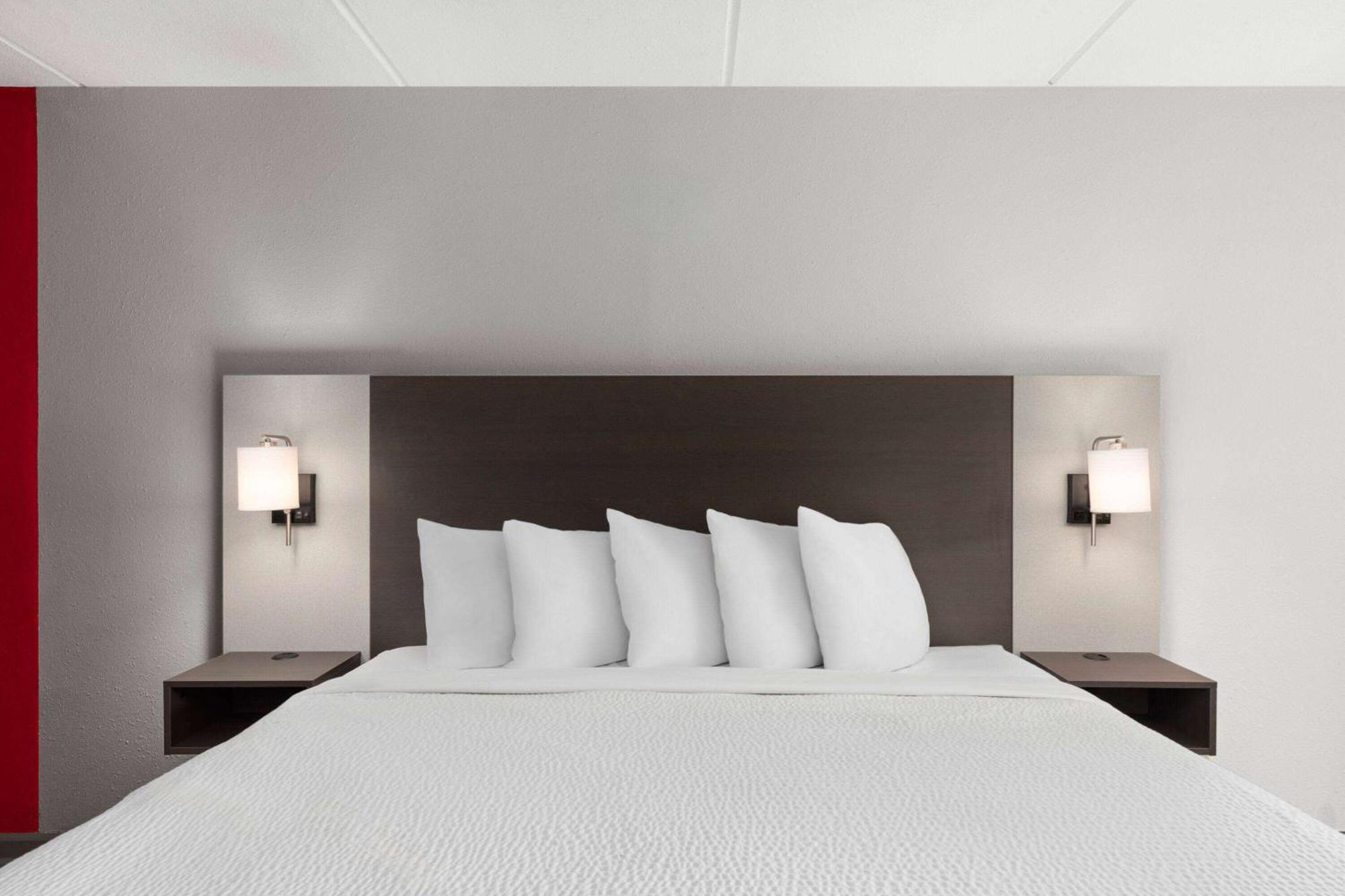 ホテル Ramada By Wyndham ベーンブリッジ エクステリア 写真